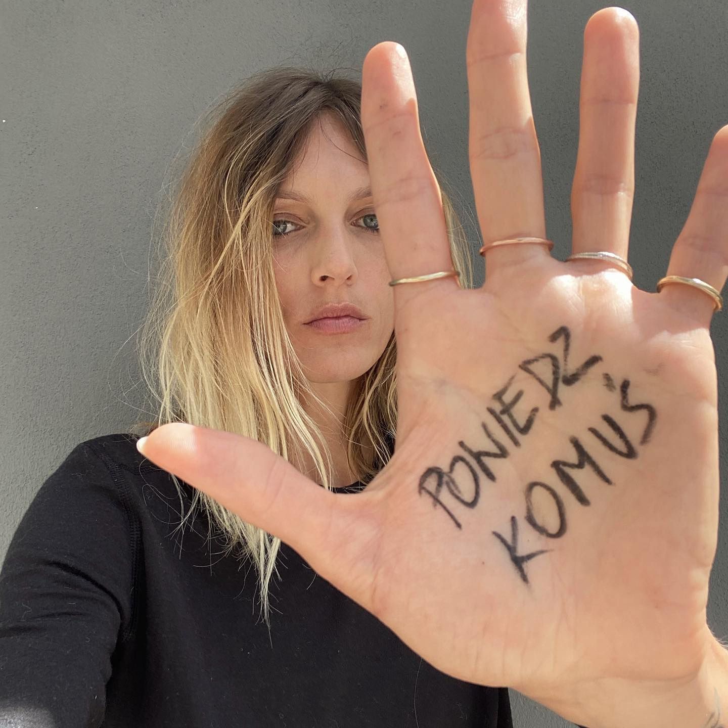 Anja Rubik pojawiła się na okładce Vogue Polska