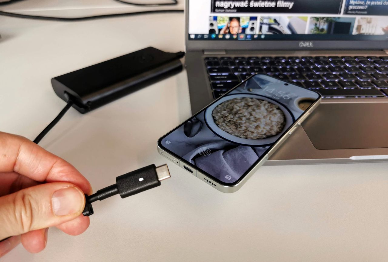 UE wprowadza obowiązkowe ładowarki USB-C, ale Polska ma kłopot