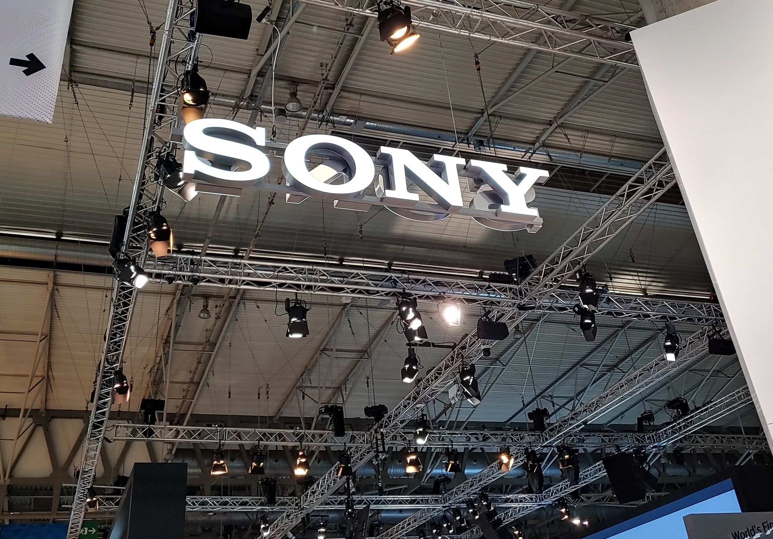 Sony wycofuje się z MWC przez koronawirusa. To kolejny duży producent 1