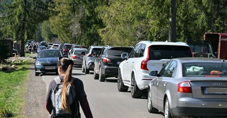 Płatne parkingi w weekendy? Kurorty górskie chcą dokręcić śrubę Polakom