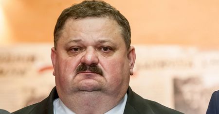 "Król memów" przejął dawną partię Gowina. Koniec Porozumienia w Sejmie