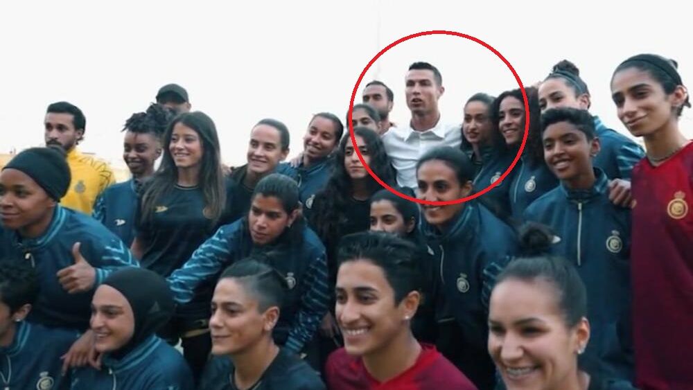 Cristiano Ronaldo na treningu kobiecego zespołu