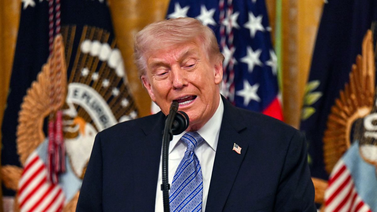 President Donald Trump departs a summit with small business owners marking National Small Business Week in the East Room of the White House in Washington, DC, 4 May 2026. EPA/ANNABELLE GORDON / UPI / POOL Dostawca: PAP/EPA.