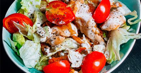 Panzanella, czyli jak pysznie wykorzystać czerstwe pieczywo