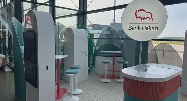 Bank Pekao ze specjalnymi strefami na lotniskach, do wygrania vouchery turystyczne
