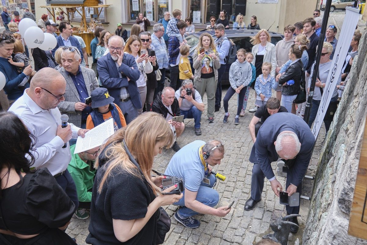 Koziołek Kazik przy Bramie Krakowskiej
