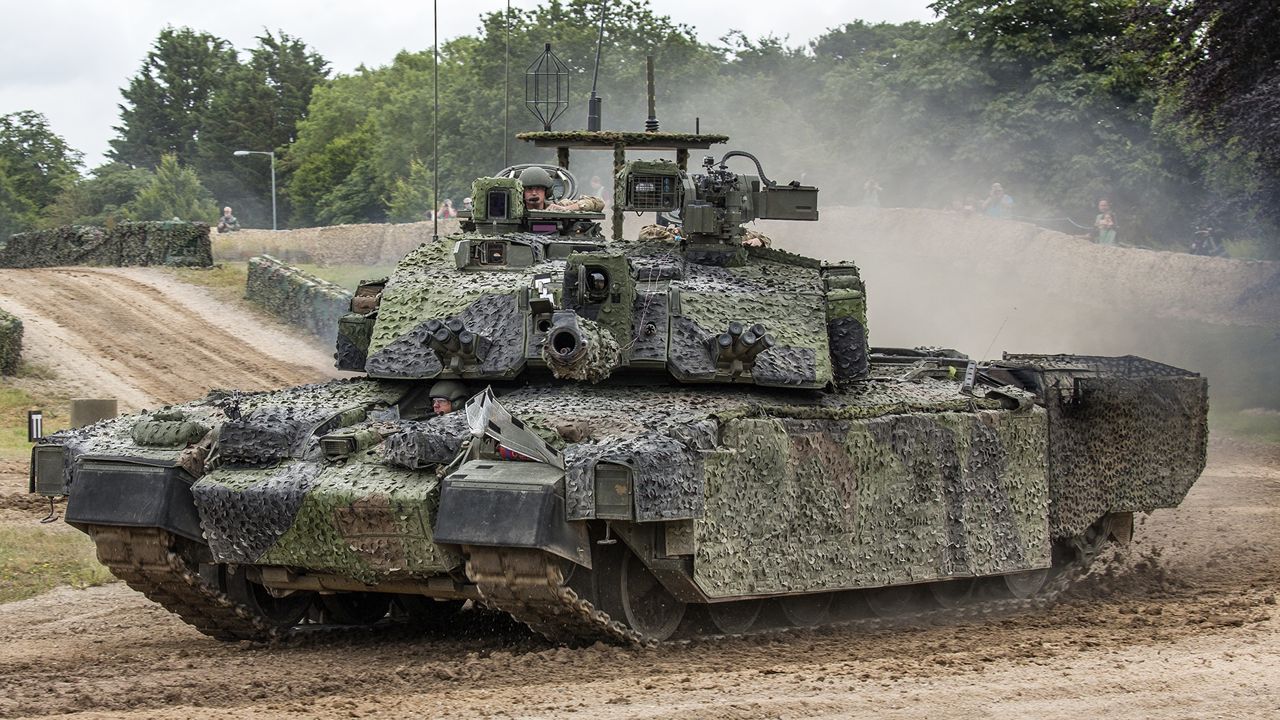Challenger 2 dla Ukrainy. Wielka Brytania rozważa wysłanie swoich czołgów