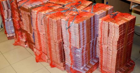 Udaremniono przemyt pięciu tysięcy paczek papierosów na kolejowym przejściu granicznym
