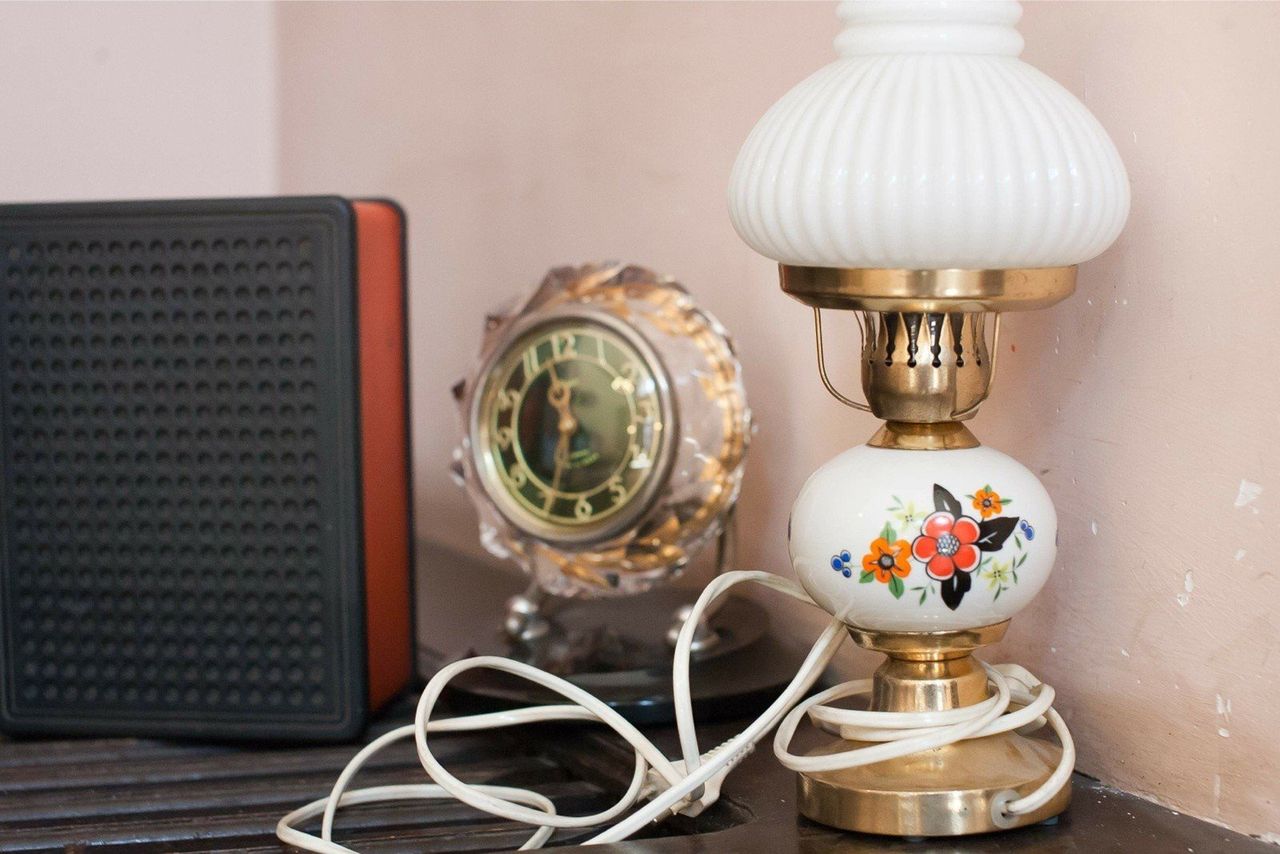 Kultowe przedmioty z PRL‑u znów w modzie – kosztują fortunę