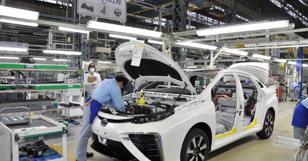 Toyota zwalnia z produkcją aut. Nawet Japończykom brakuje półprzewodników