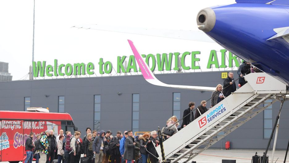 Gęsta mgła nad lotniskiem w Balicach. Część lotów została przekierowana do Pyrzowic