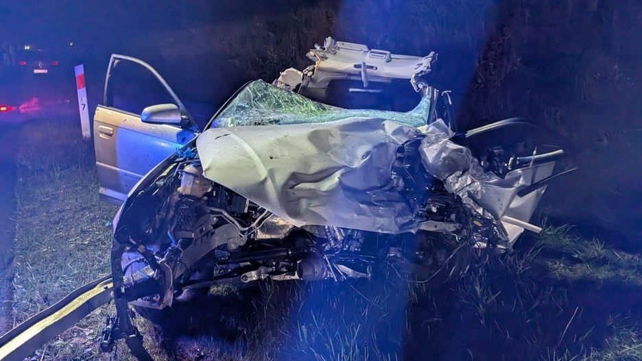 Wypadek na DK16. Wieczorem czołowo zderzyły się dwa samochody 