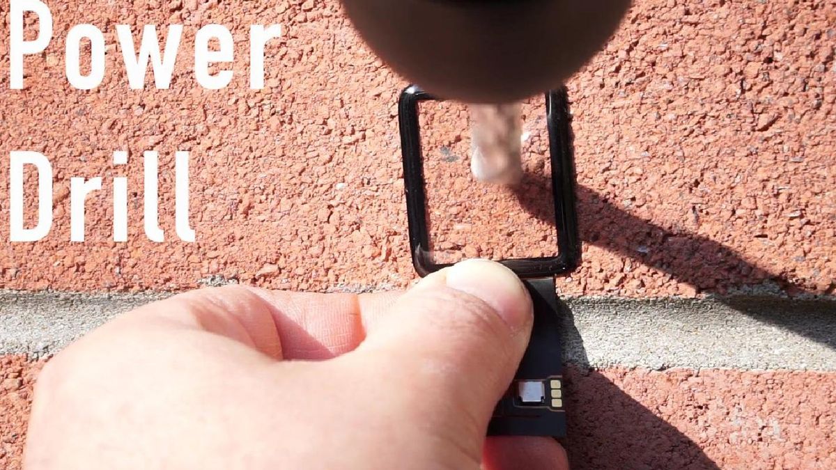 Apple Watch udowadnia potęgę szafirowego szkła. Nawet wiertarka mu niestraszna 1