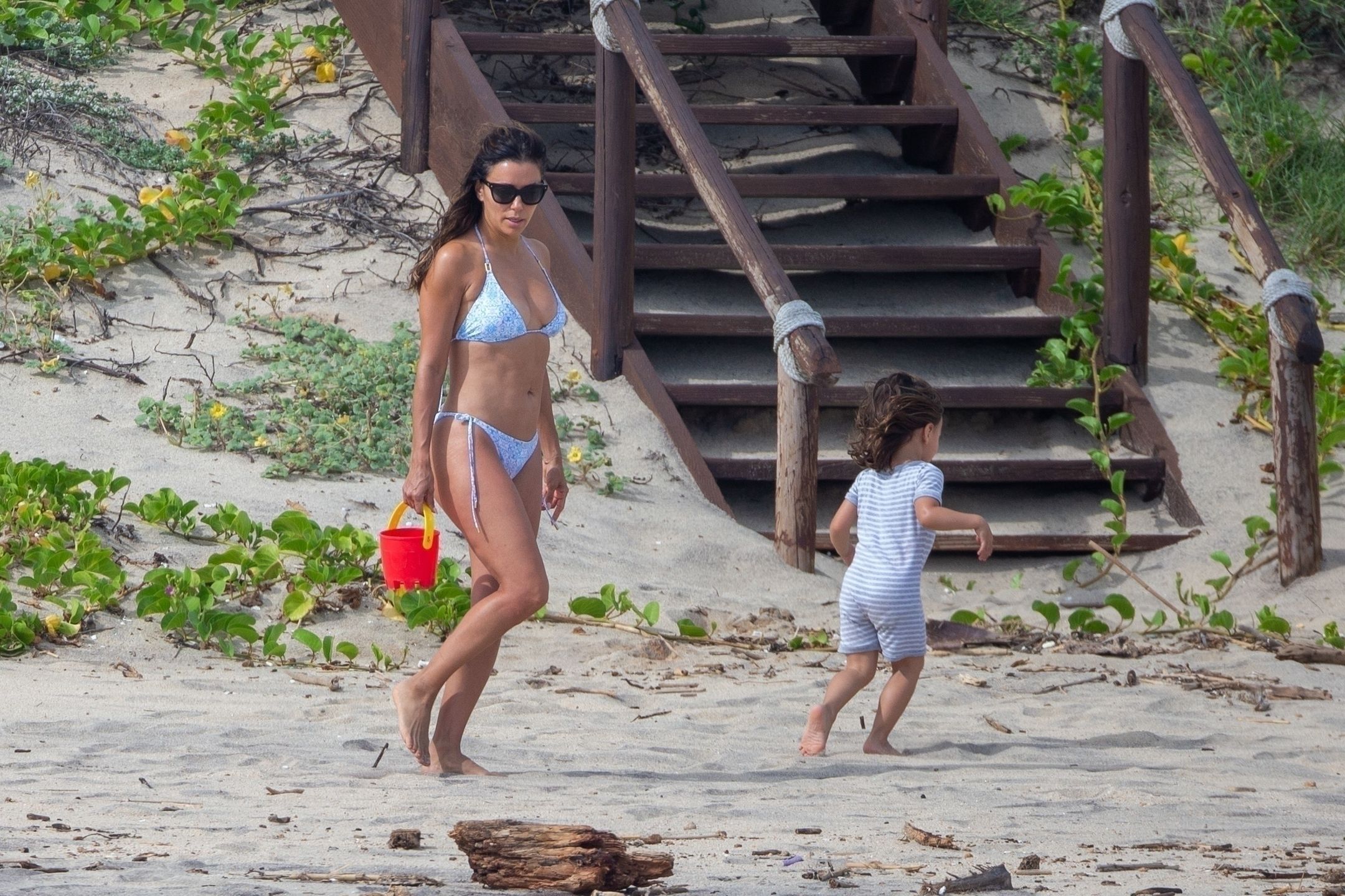 Eva Longoria relaksuje się na meksykańskiej plaży