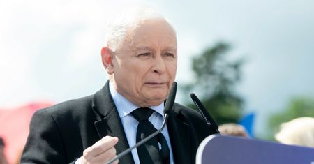 Tajemnice PiS-u się sypią. "Wszystkim się już ulewa" [OPINIA]