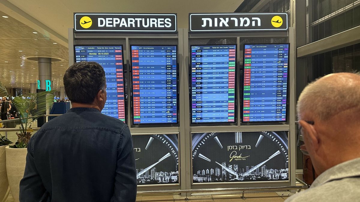 Temporary
TEL AVIV, ISRAEL - OCTOBER 8: People look at the board showing departure schedules at Ben Gurion Airport, Israel's only international airport, after many flights from abroad are cancelled due to the attacks launched by Palestinian factions in Tel Aviv, Israel on October 8, 2023. Turgut Alp Boyraz / Anadolu Agency/ABACAPRESS.COM
AA/ABACA
