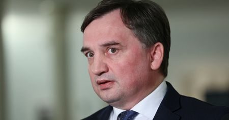 Ziobro tłumaczy się z Pegasusa. "Burza w szklance wody, pic i fotomontaż"