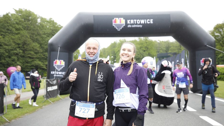 PKO Katowicki Półmaraton przyciągnął na start tłumy biegaczy 
