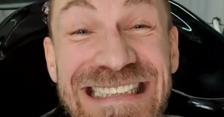 Przemysław Kossakowski ZROBIŁ SOBIE ZĘBY! "Uśmiecham się i NIE MAM JEDYNKI"