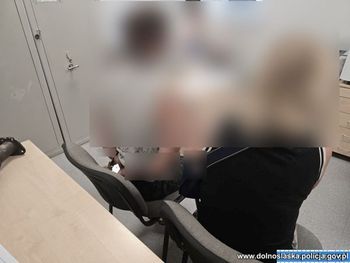 Lubin: Okłamali kierowcę lawety, żeby nieświadomie pomógł im ukraść auto. Potem wywieźli je na złom