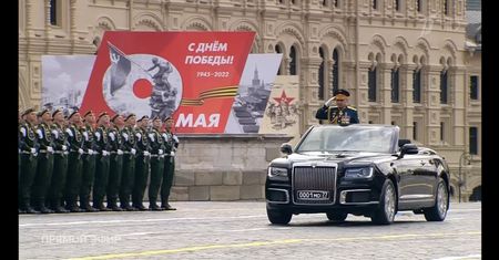 Szojgu powrócił. Blisko Putina na paradzie w Moskwie