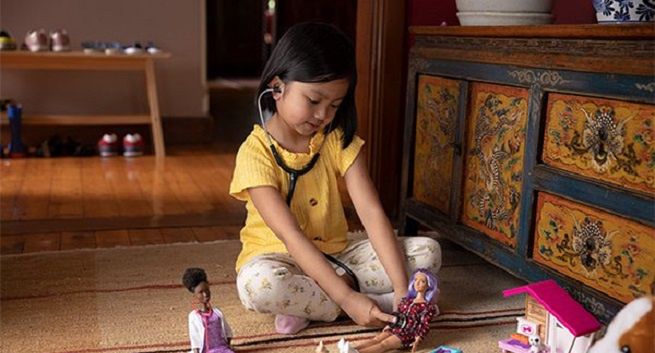 Mattel w nowej kampanii Barbie o tym, że "lalka może pomóc zmienić świat" (wideo)