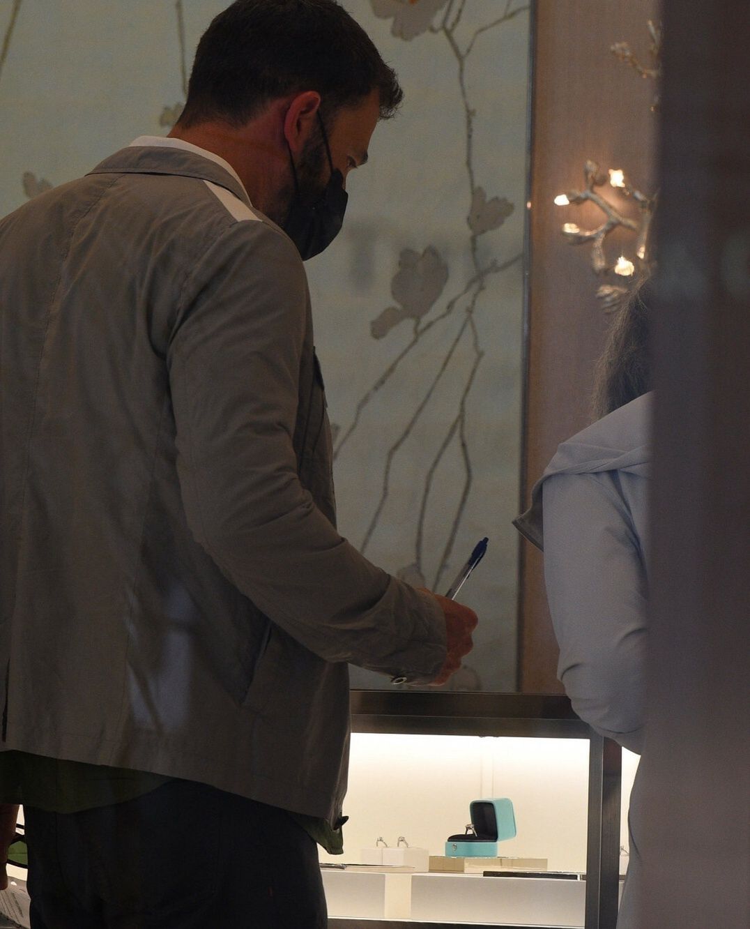 Ben Affleck kupuje pierścionek zaręczynowy?