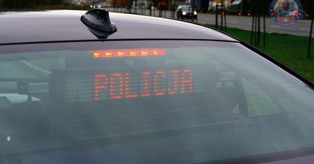 Jechała szybko, wioząc dwójkę dzieci. Policjanci sięgnęli po narkotest