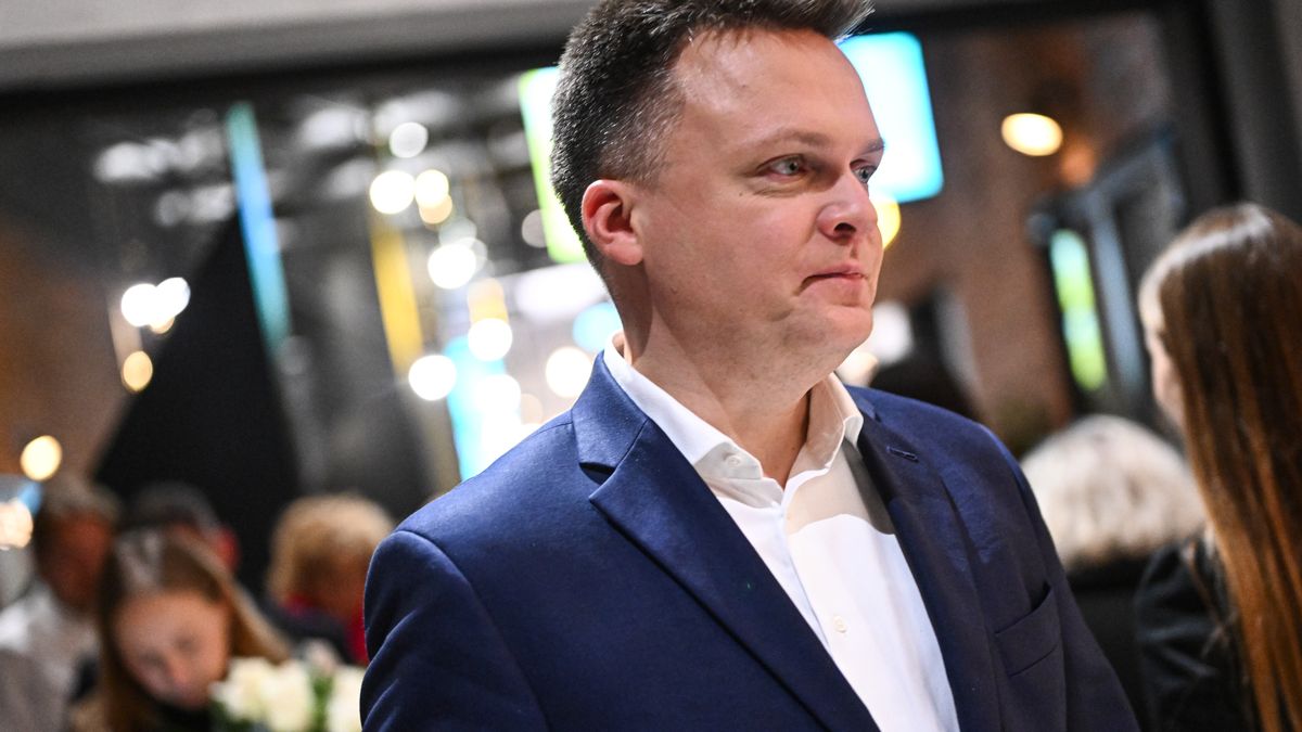 WARSAW, POLAND - OCTOBER 15: One of Leaders of The Third Way Party, Szymon Holownia exits the party venue after celebrating the exit poll results during Poland's Parliamentary elections on October 15, 2023 in Warsaw, Poland. Poles are voting today to decide whether the ruling national conservative Law and Justice party (PiS), led by Jaroslaw Kaczynski, will govern for a third consecutive term, or whether a coalition of center-left, pro-European parties will be given the opportunity to form a government. Also on the ballot is a referendum introduced by the current government over EU migration reform. (Photo by Omar Marques/Getty Images)