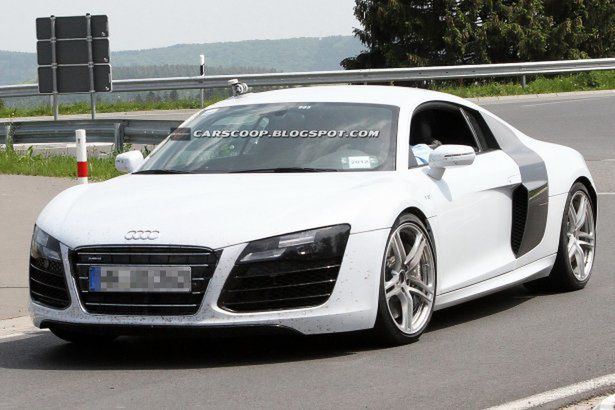 Zanim nadejdzie następca - Audi R8 po faceliftingu na testach