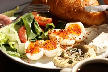 Czy jajka można jeść codziennie? To popularny mit, a taka jest prawda