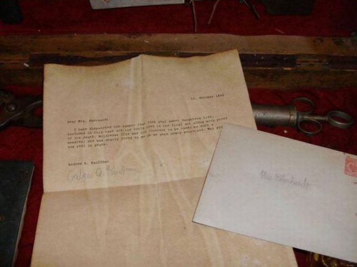 Ponad 20 zestawów do polowania na wampiry 14