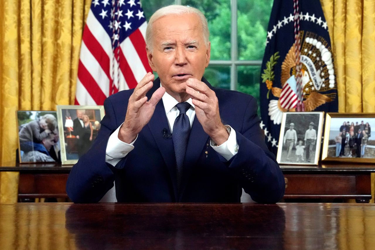 Biden open to resignation talks amid growing pressure from Democrats