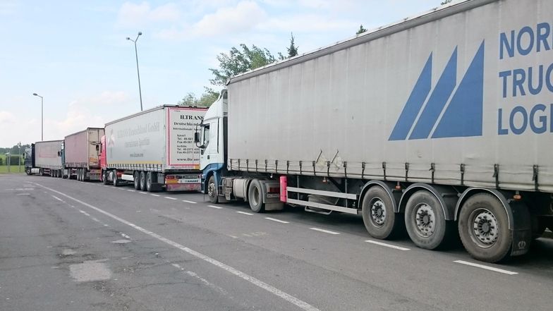 Dużym problemem polskich firm transportowych są zatory płatnicze.