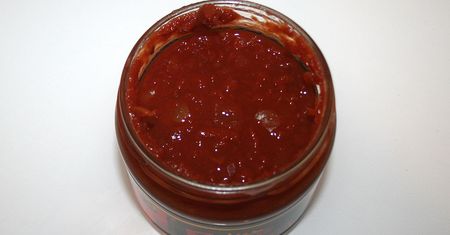 Sos salsa (do kupienia gotowy do spożycia)
