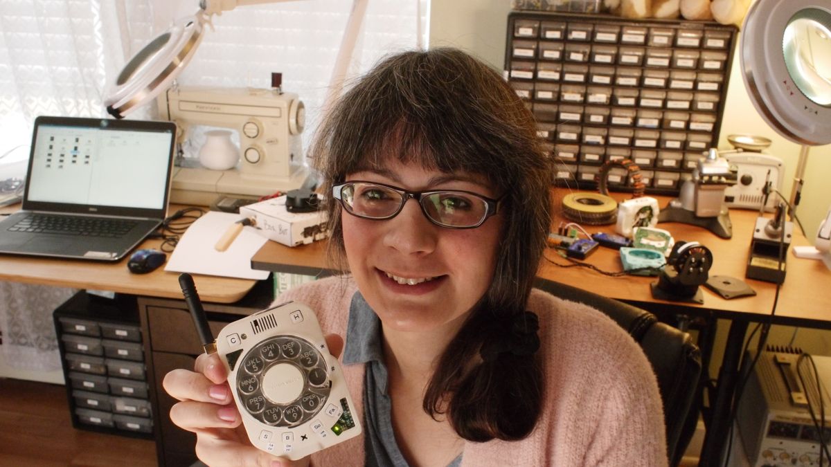 Telefon komórkowy z tarczą. Rotary Un-Smartphone to zaprzeczenie smartfona 1