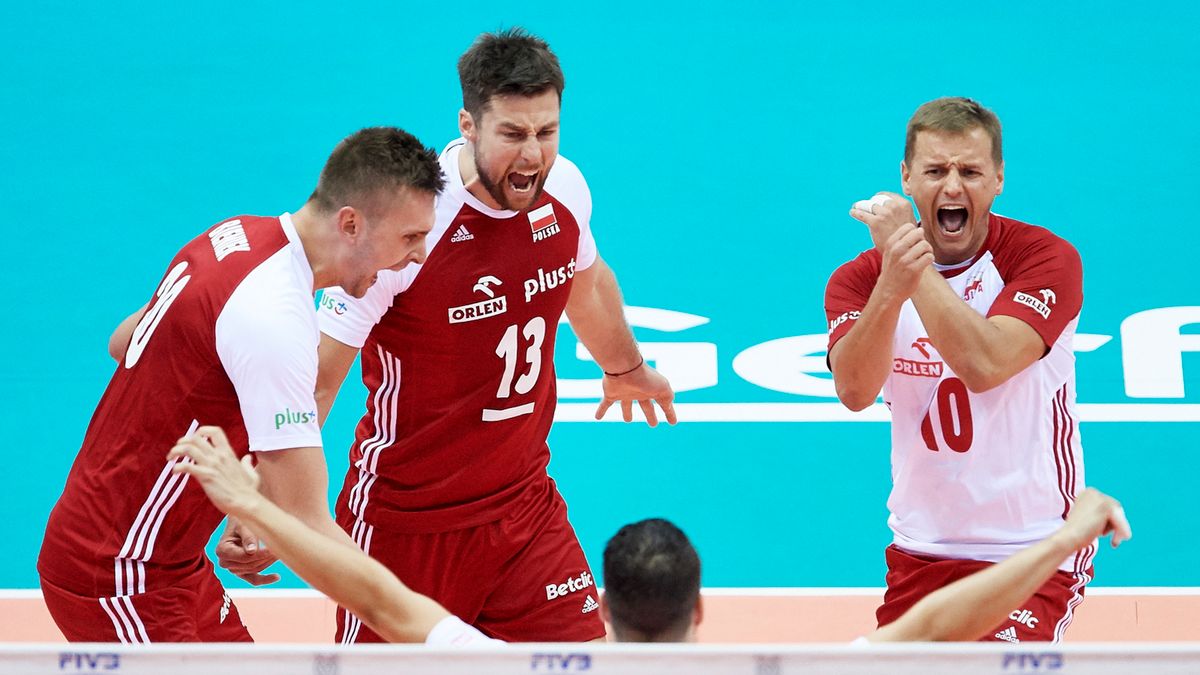 siatkarze reprezentacji Polski cieszą się podczas meczu turnieju kwalifikacyjnego do igrzysk olimpijskich