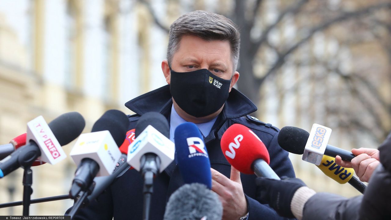 Konferencja prasowa szefa KPRM Michała Dworczyka i prezesa RARS. Będzie mniej szczepionek