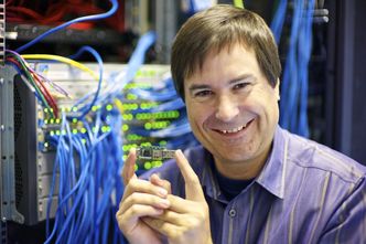 Komputronik liczy na kilka-kilkanaście proc. wzrostu przychodów