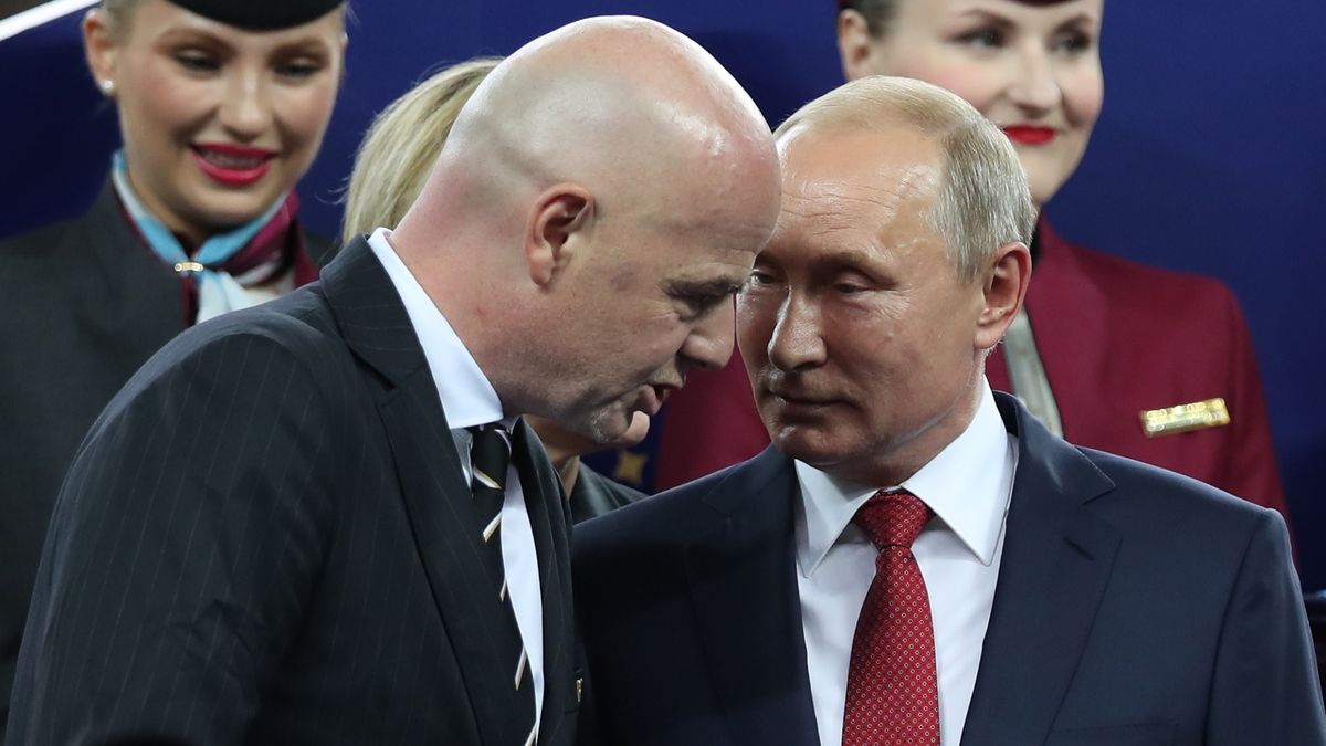 Zdjęcie okładkowe artykułu: Getty Images / Ian MacNicol / Na zdjęciu: Gianni Infantino i Władimir Putin