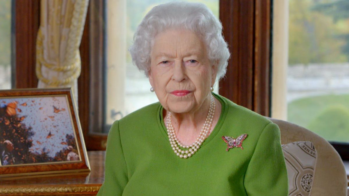 Elżbieta II ma dzwonić głównie do dwóch osób 
