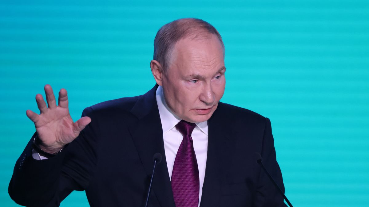 MOSCOW, RUSSIA - NOVEMBER 19 (RUSSIA OUT) Russian President Vladimir Putin speaks during a forum on artificial intelligence on November 19, 2025 in Moscow, Russia. President Putin visited the AI Journey 2025 International Conference ("Journey into the World of Artificial Intelligence") hosted by Sberbank. (Photo by Contributor/Getty Images)