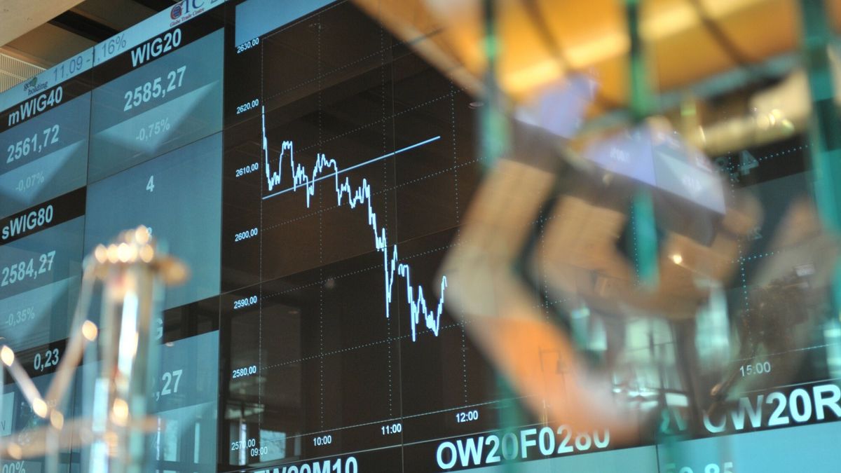 Gie?da w czasie ?a?oby
15.04.2010 Warszawa Gielda Papierow Wartosciowych 
fot Lech Gawuc/REPORTER
Gawuc/REPORTER