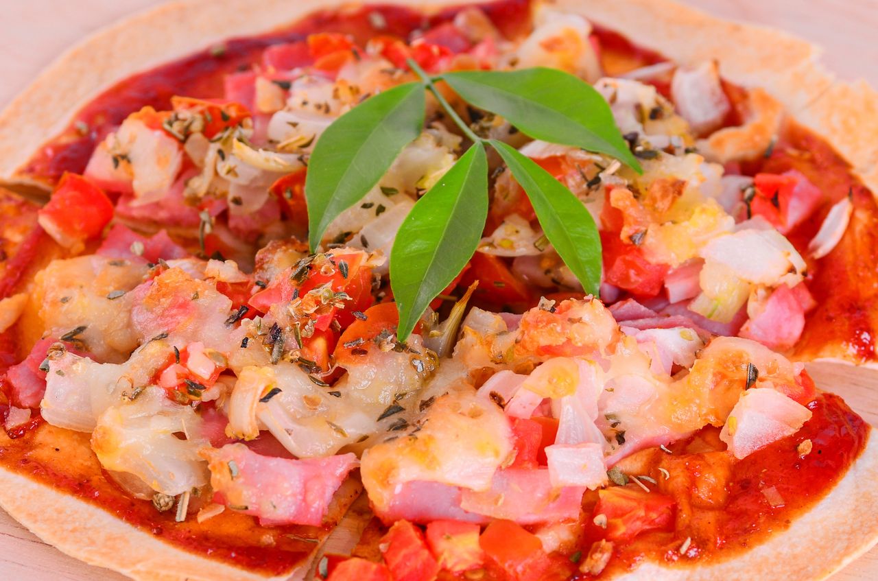 Ekspresowa domowa pizza. Bez rosnącego ciasta i długiego pieczenia