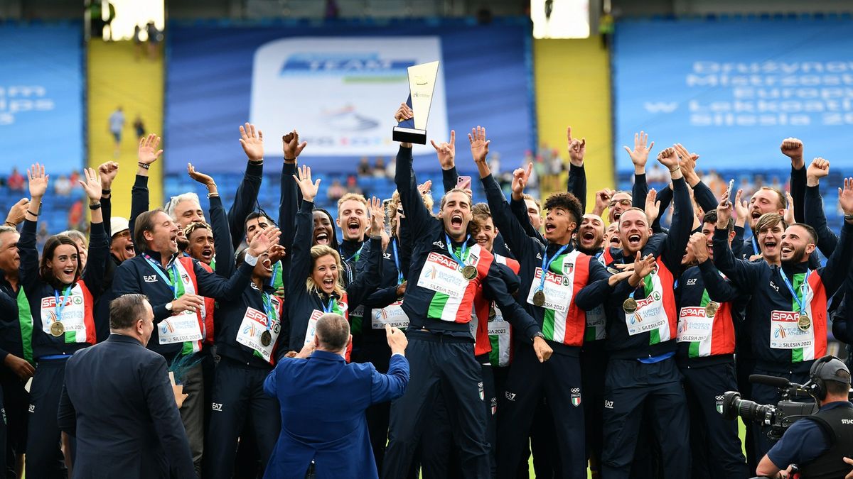 Włosi cieszący się z triumfu w DME