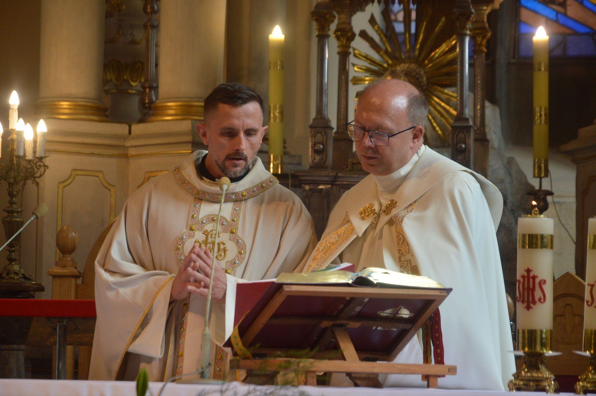 Msza prymicyjna księdza Kacpra Kluska w koneckiej kolegiacie św. Mikołaja