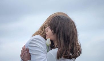 Natalia Szroeder i Ralph Kaminski: zobacz teledysk do piosenki "Przypływy"