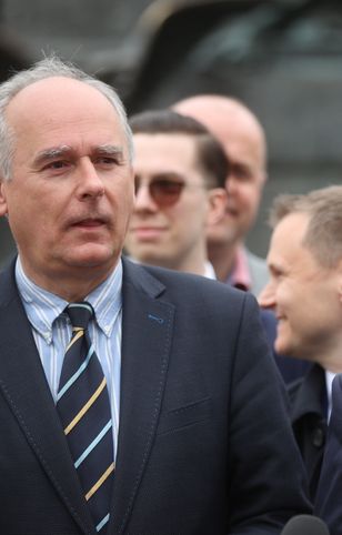 Paweł Zalewski oraz Ireneusz Raś podczas konferencji w Krakowie. Byli posłowie PO zostali usunięci z sejmowych komisji