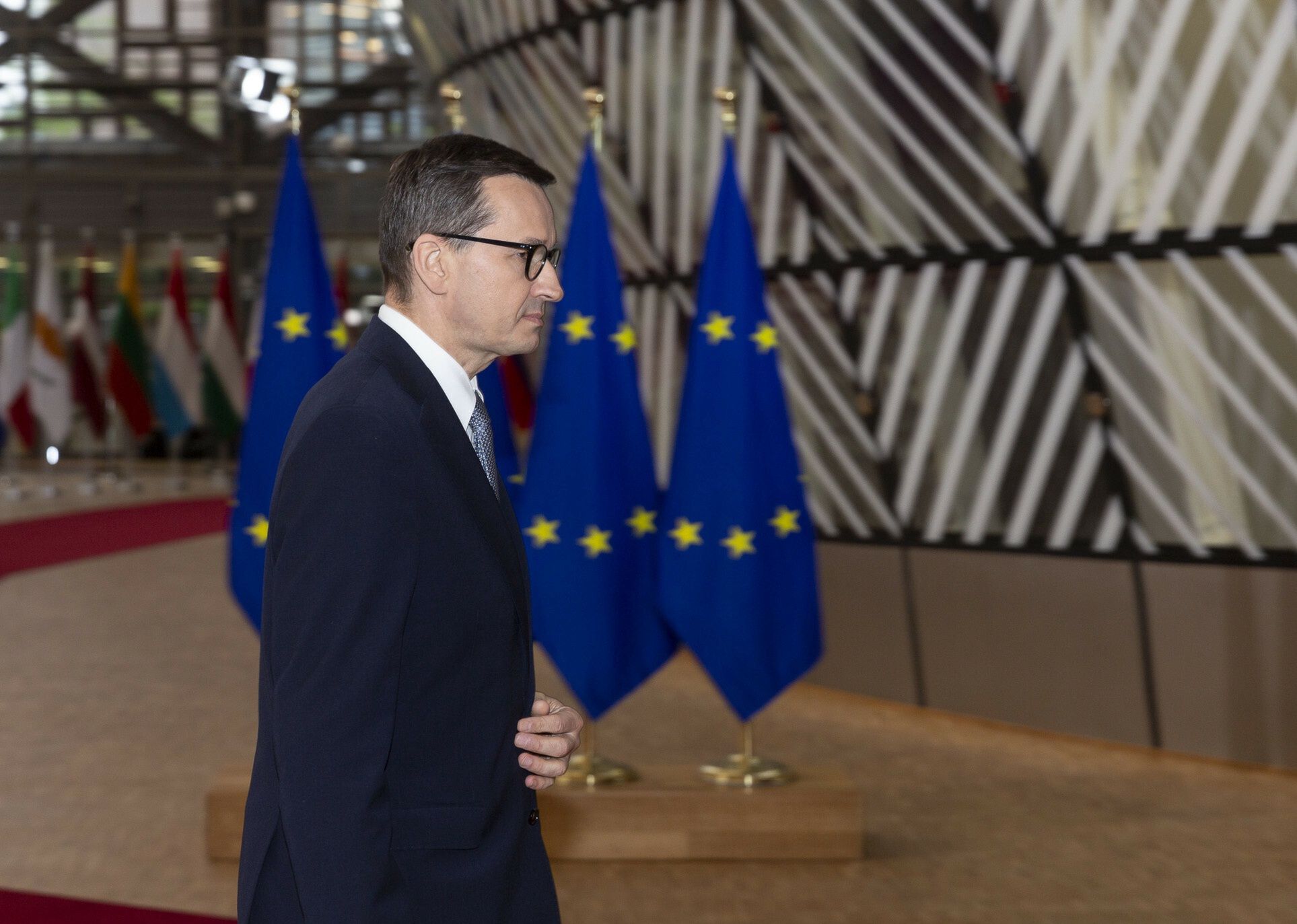 Unia ma dwa rozwiązania w sprawie Polski - pisze "Rz"