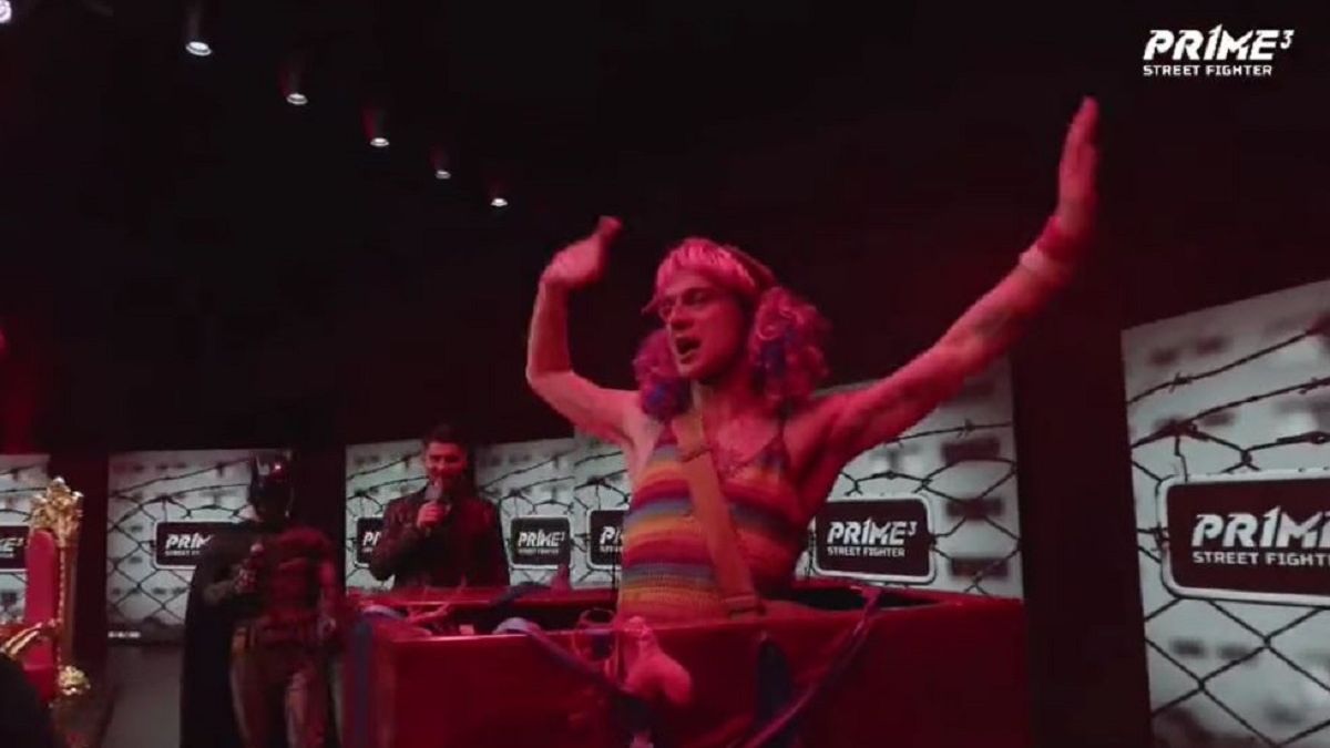 Na zdjęciu: Jaś Kapela przebrany za kobietę